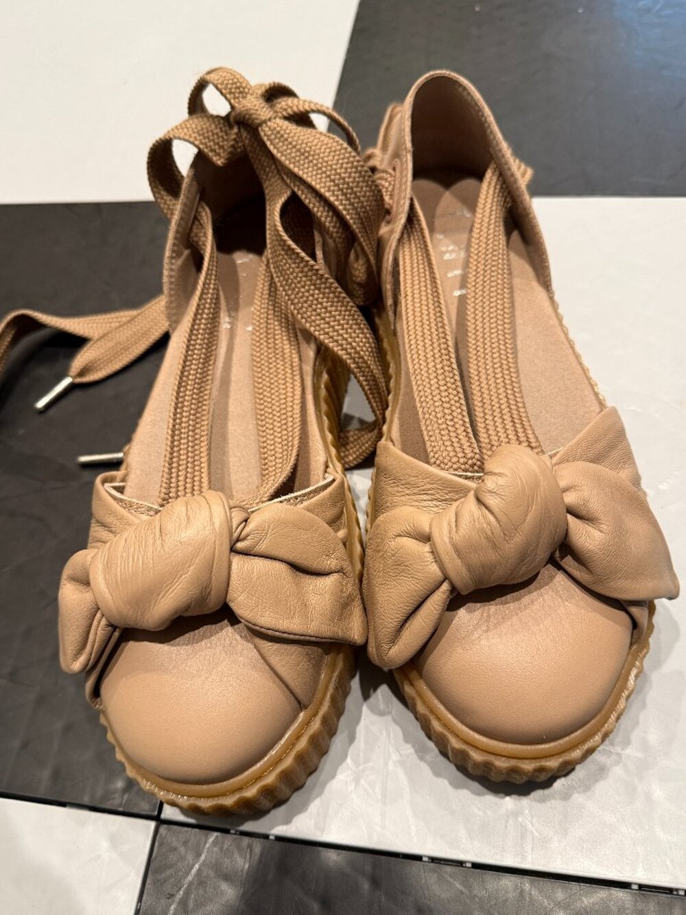 PUMA x FENTY RIHANNA Bow Creeper Sandals - Natural Oatmeal Leather Size 9.5
